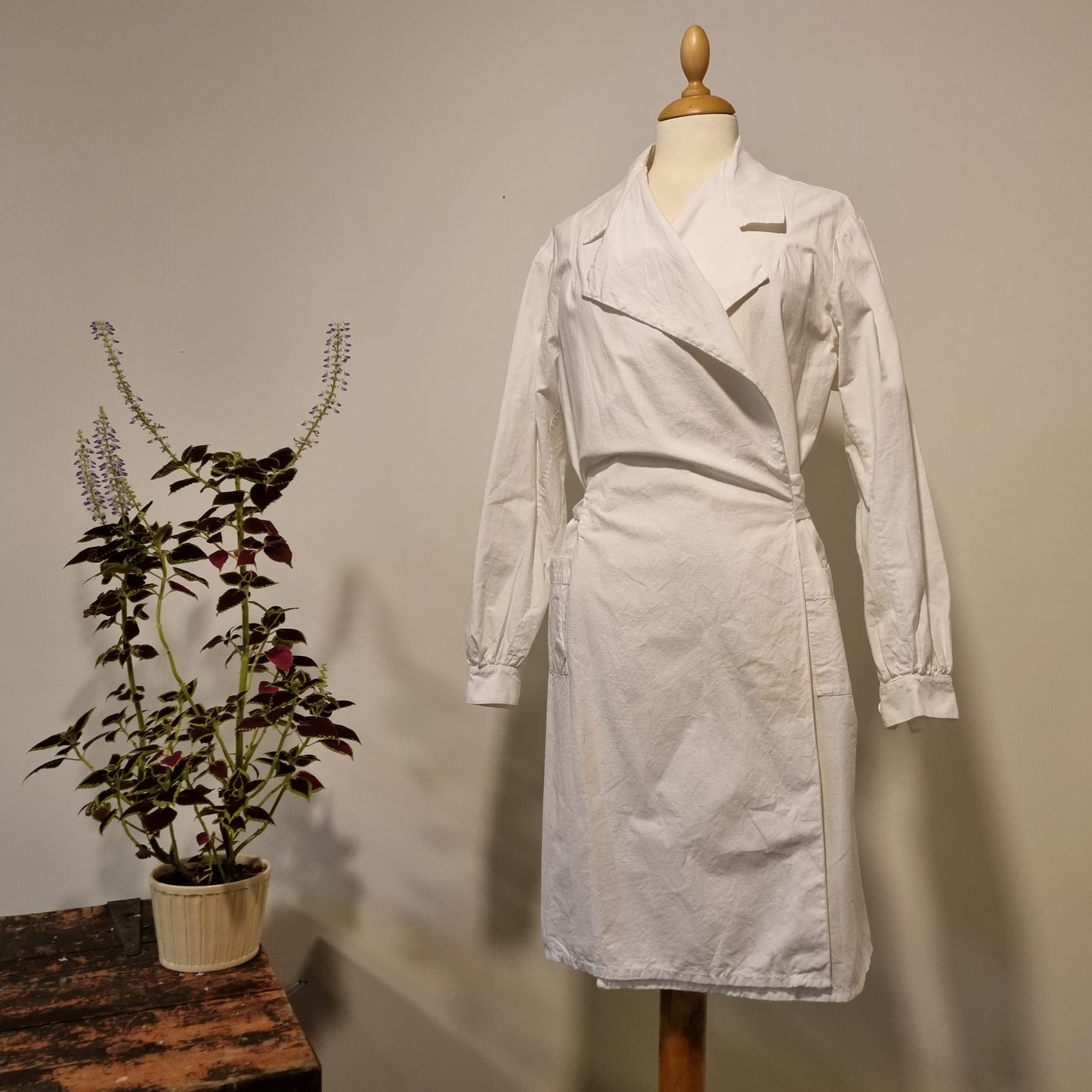 1940s/50s/60s white work coat